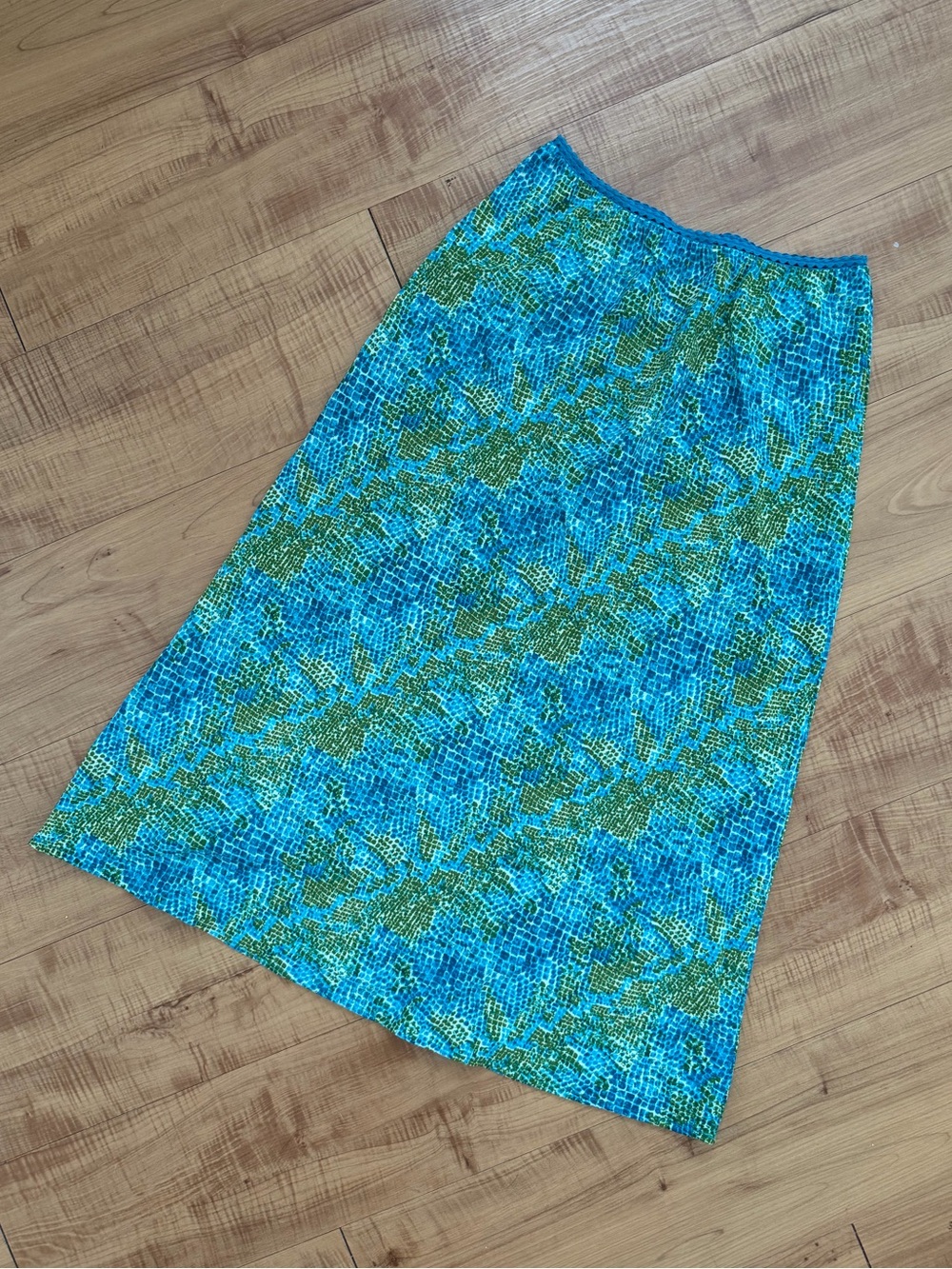 Flowy A Line Snake Print Skirt